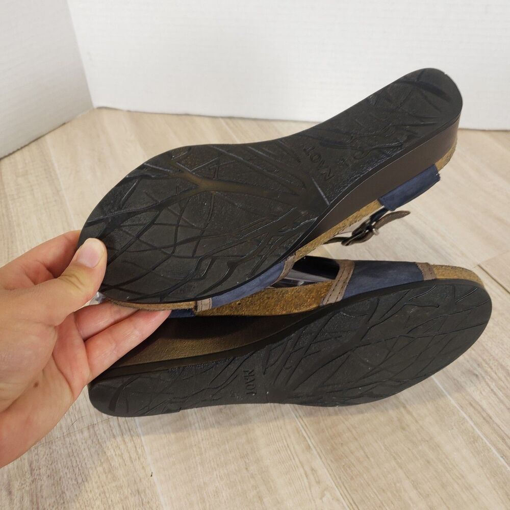 NAOT  Fiona Womens sz 7/ 38 Sandals Dark Blue low Wedge heel Adjustable Strap - Picture 8 of 8